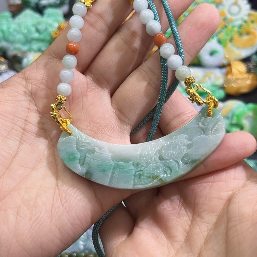翡翠未镶嵌颈饰待编织