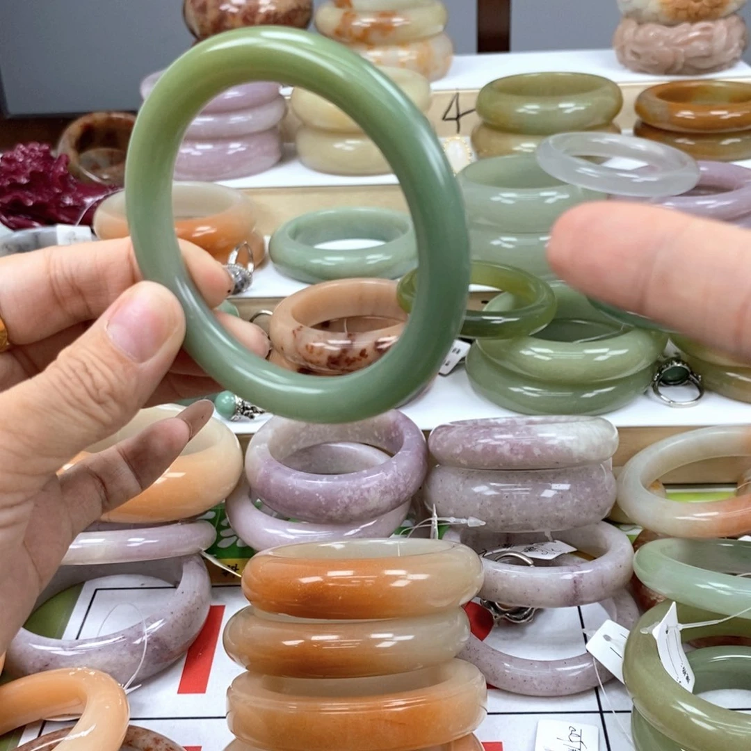 石英质玉手镯未镶嵌秦*