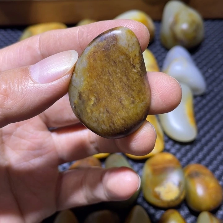 和田玉未镶嵌珠宝奇石