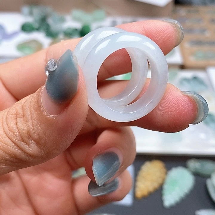 翡翠未镶嵌吊坠(不含链)一个80
