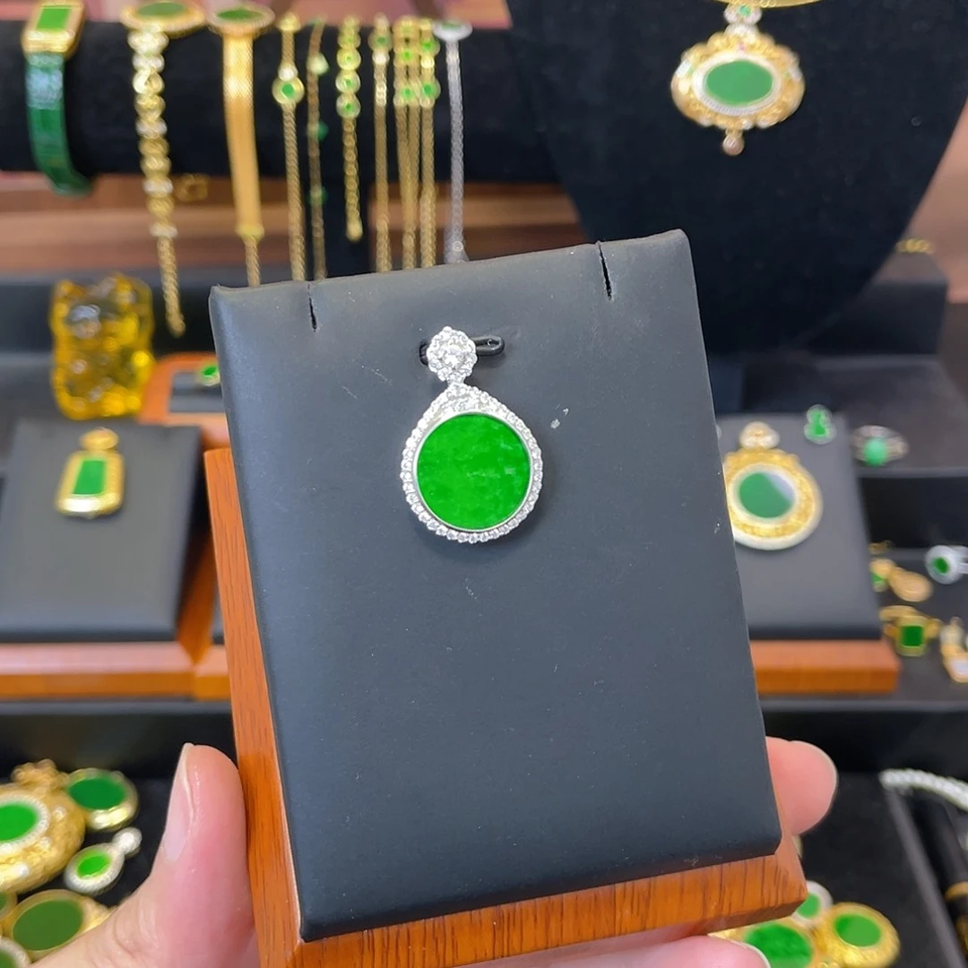 吊坠(赠链)银S925镀金镶嵌翡翠