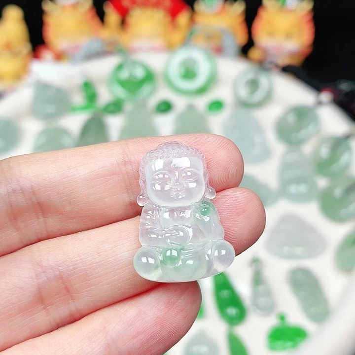 翡翠未镶嵌颈饰缅甸天然A货翡翠