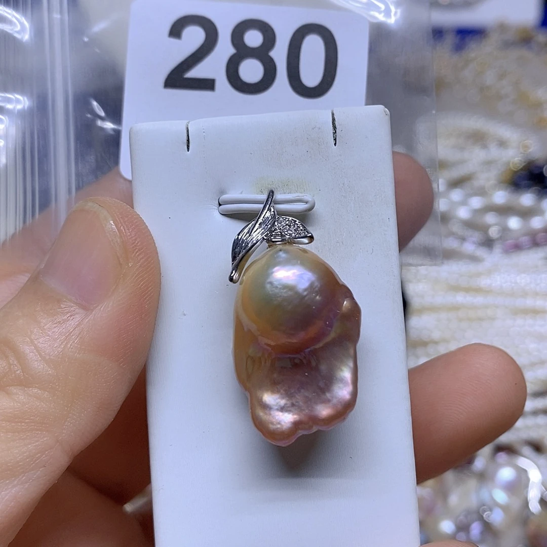 颈饰未镶嵌淡水珍珠