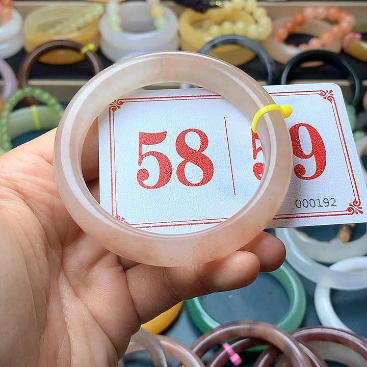 石英质玉（黄龙玉）未镶嵌手镯