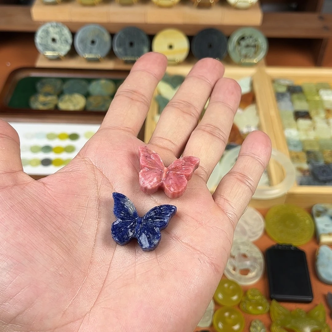 梦***溪蛇纹石玉未镶嵌颈饰