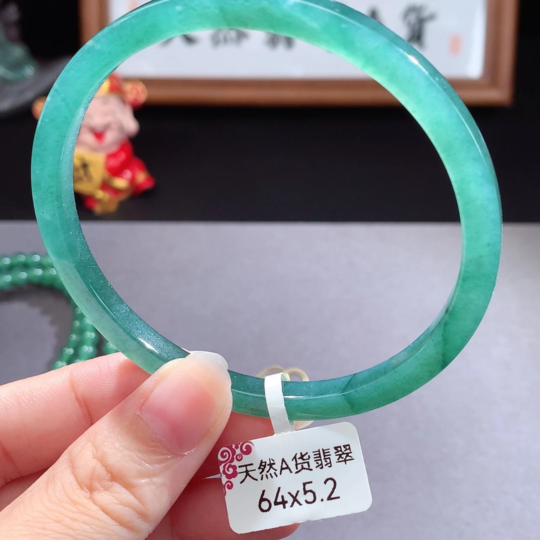 未镶嵌手镯（圆镯）翡翠