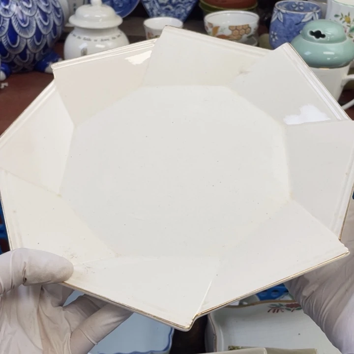 他家瓷器真美…开播了