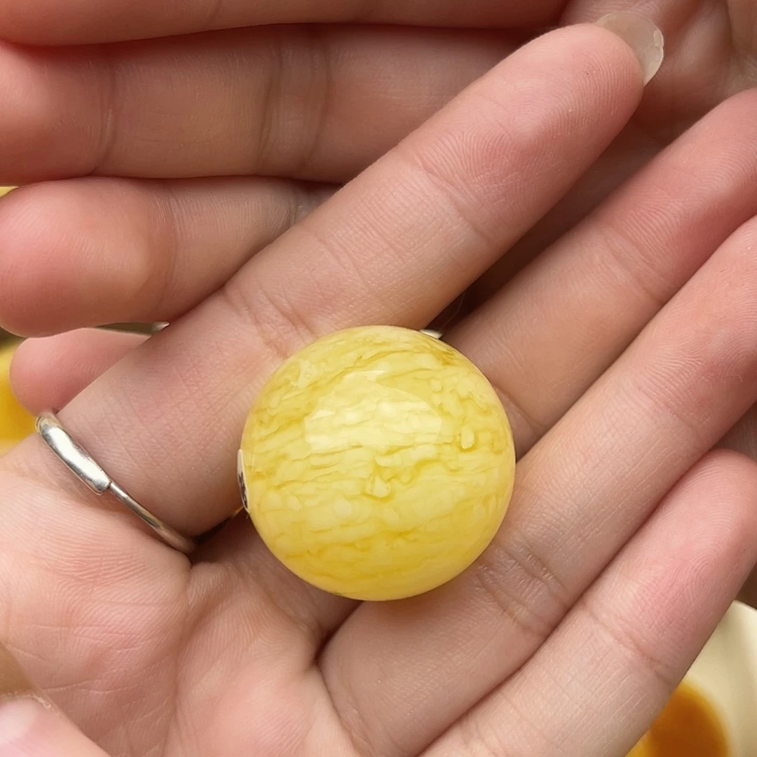 裸石琥珀未镶嵌耿*磊蜜蜡圆珠梦微瑕