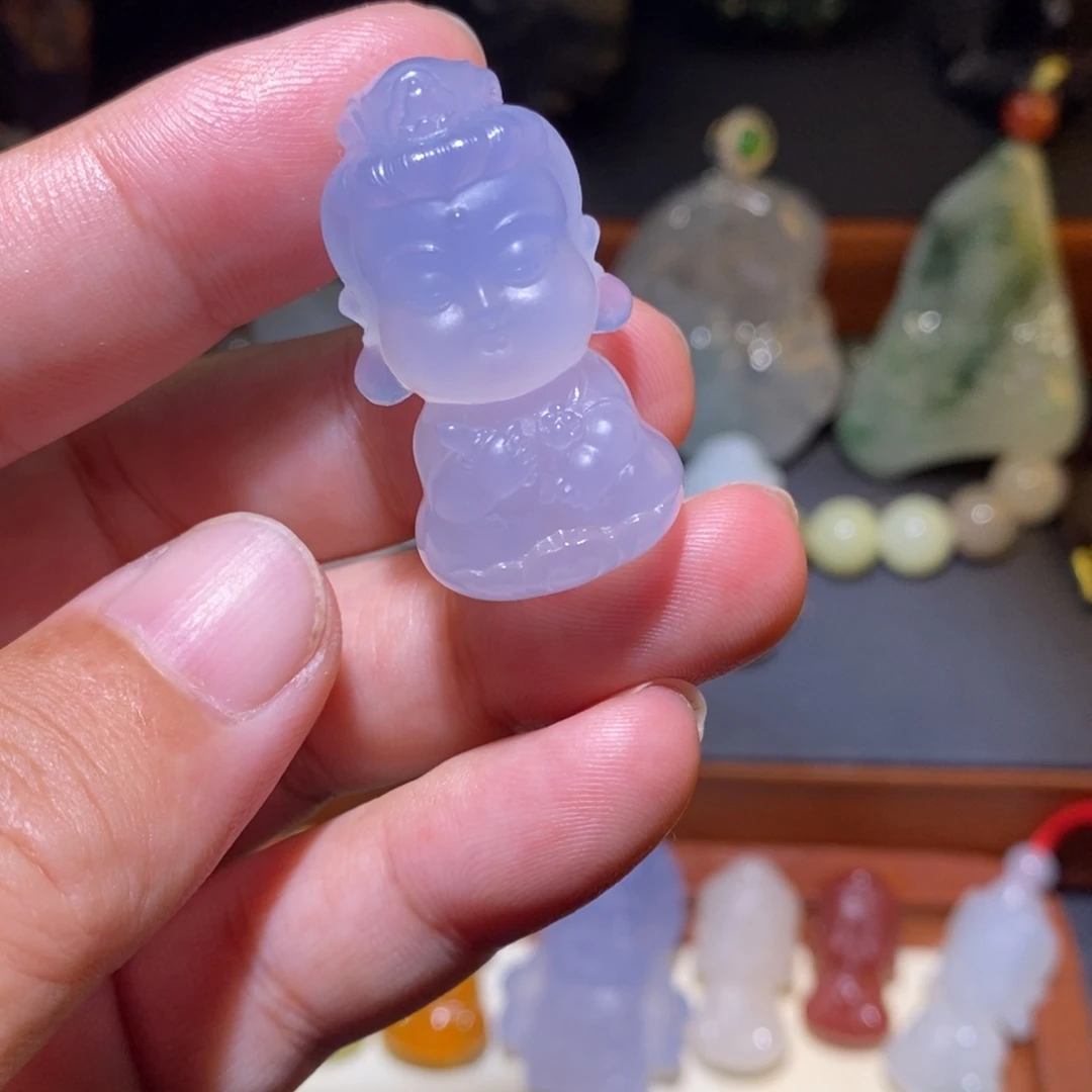 月***见玛瑙/玉髓未镶嵌颈饰虚空藏宝宝佛