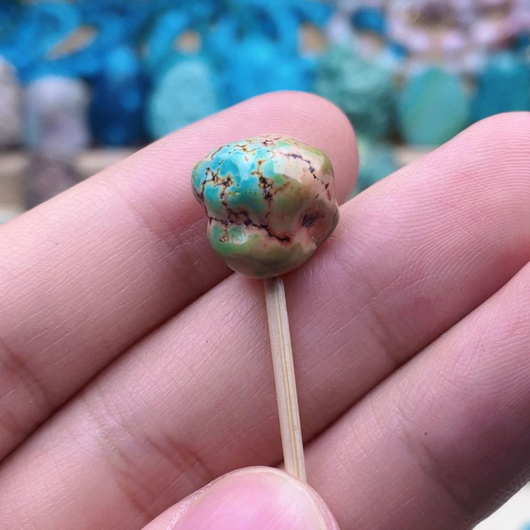 绿松石未镶嵌珠宝奇石13.8x14mm