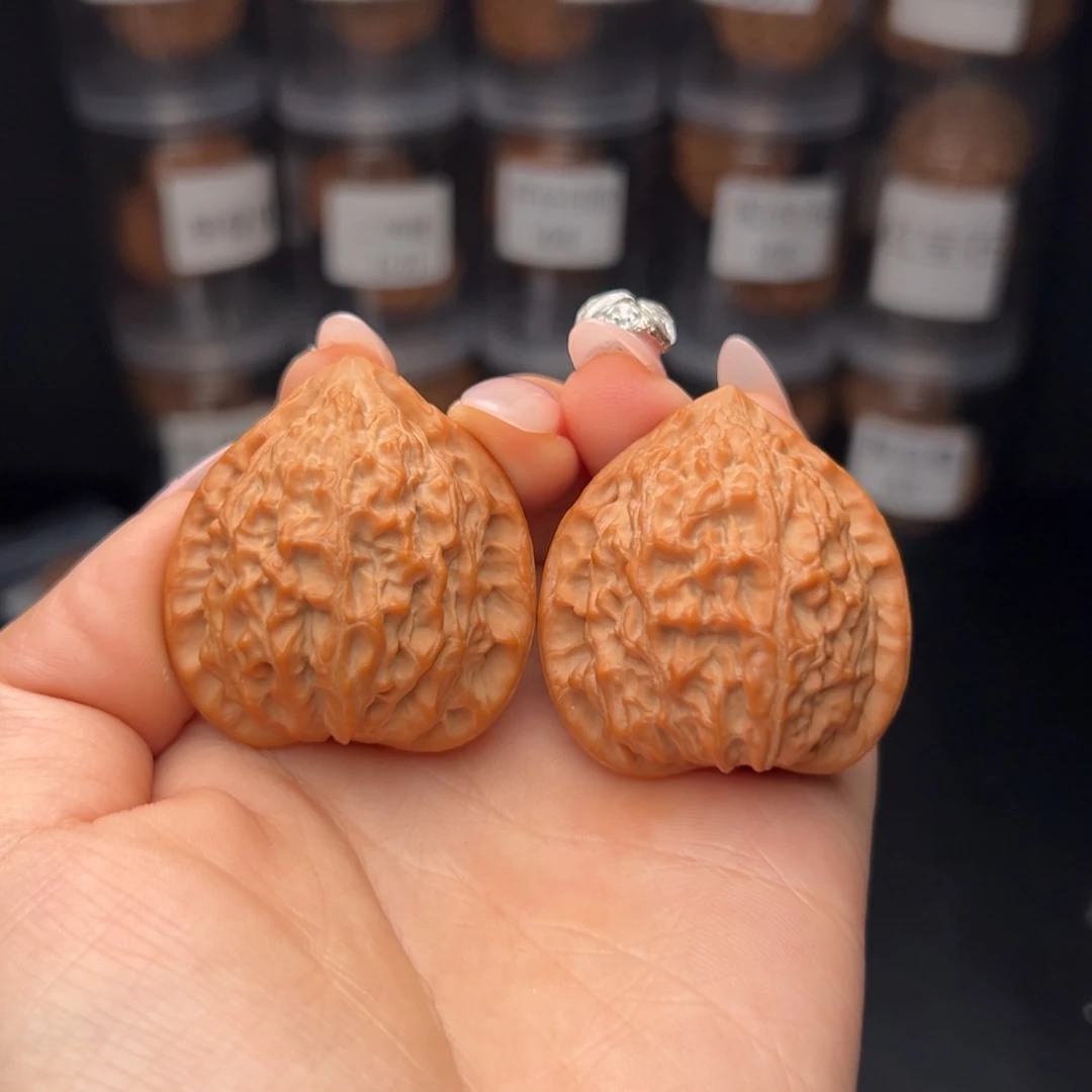 文玩核桃吊坠哒**?金牛补差价