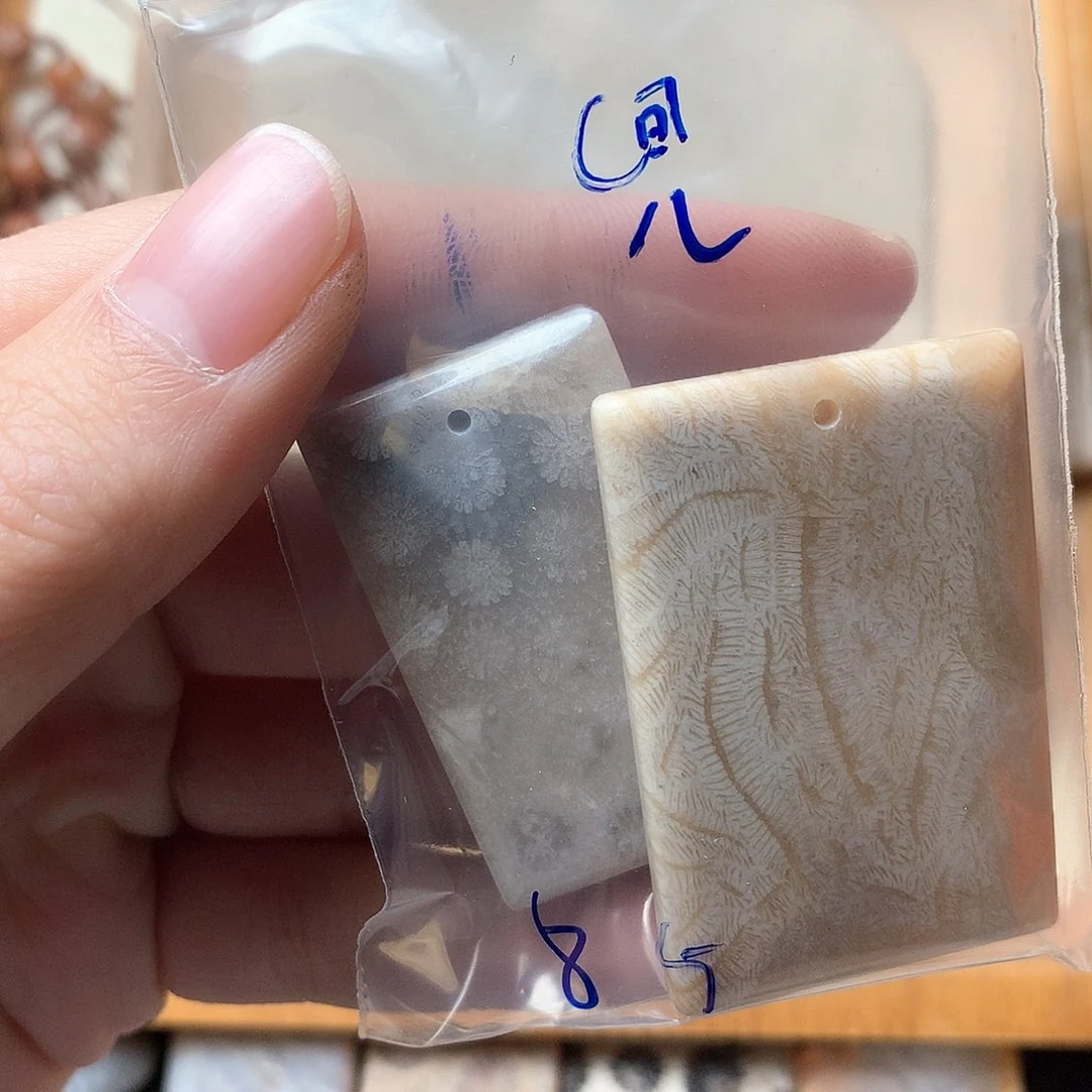 石英质玉颈饰未镶嵌?****?