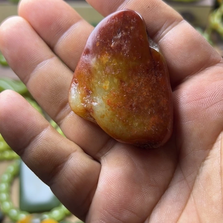 未镶嵌岫岩老玉（透闪石质玉）挂件