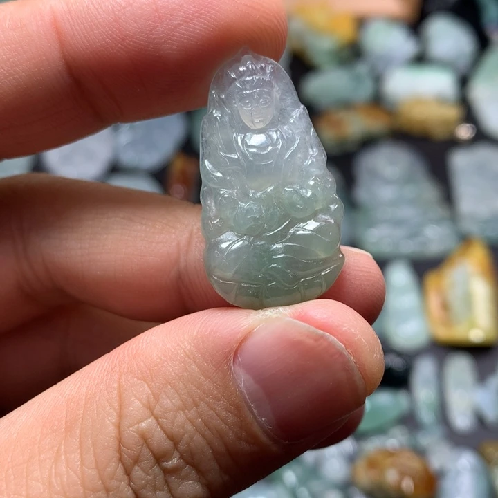 翡翠未镶嵌颈饰冰种小观音