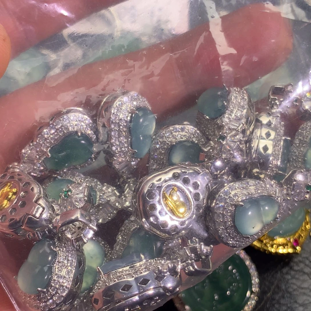 翡翠颈饰未镶嵌葫芦