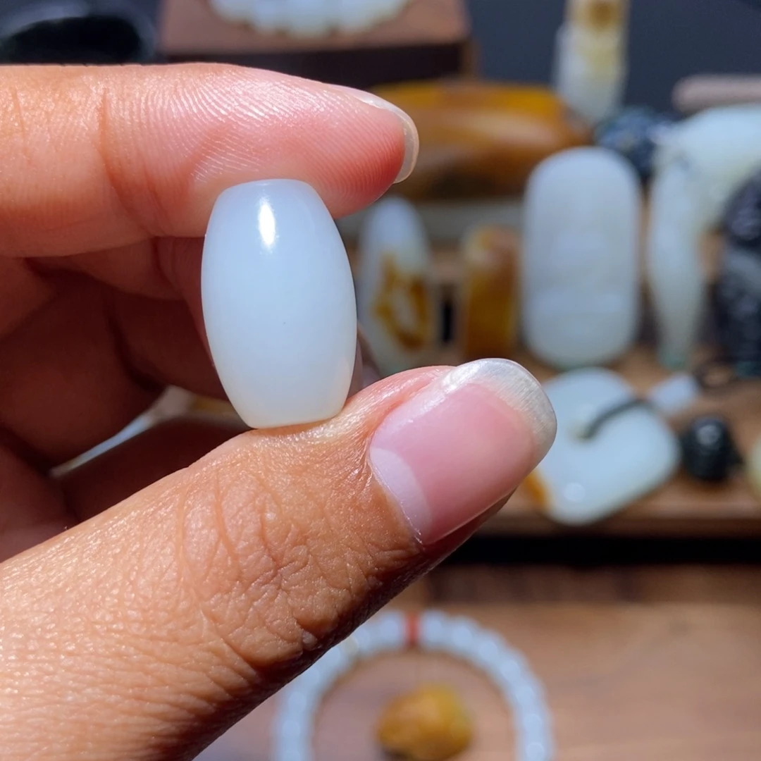 默***…颈饰未镶嵌和田玉