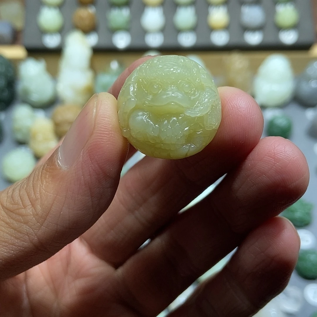 和田玉未镶嵌颈饰定制