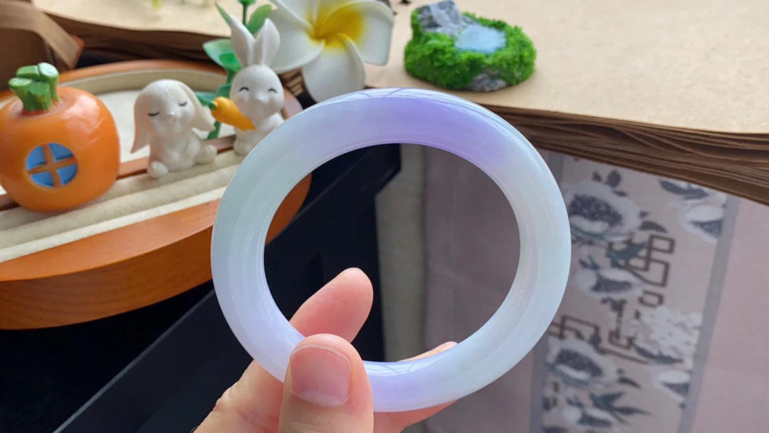 7.9批5374号56.2-10.7-10.5！春彩的颜色就是这么美天然翡翠手镯