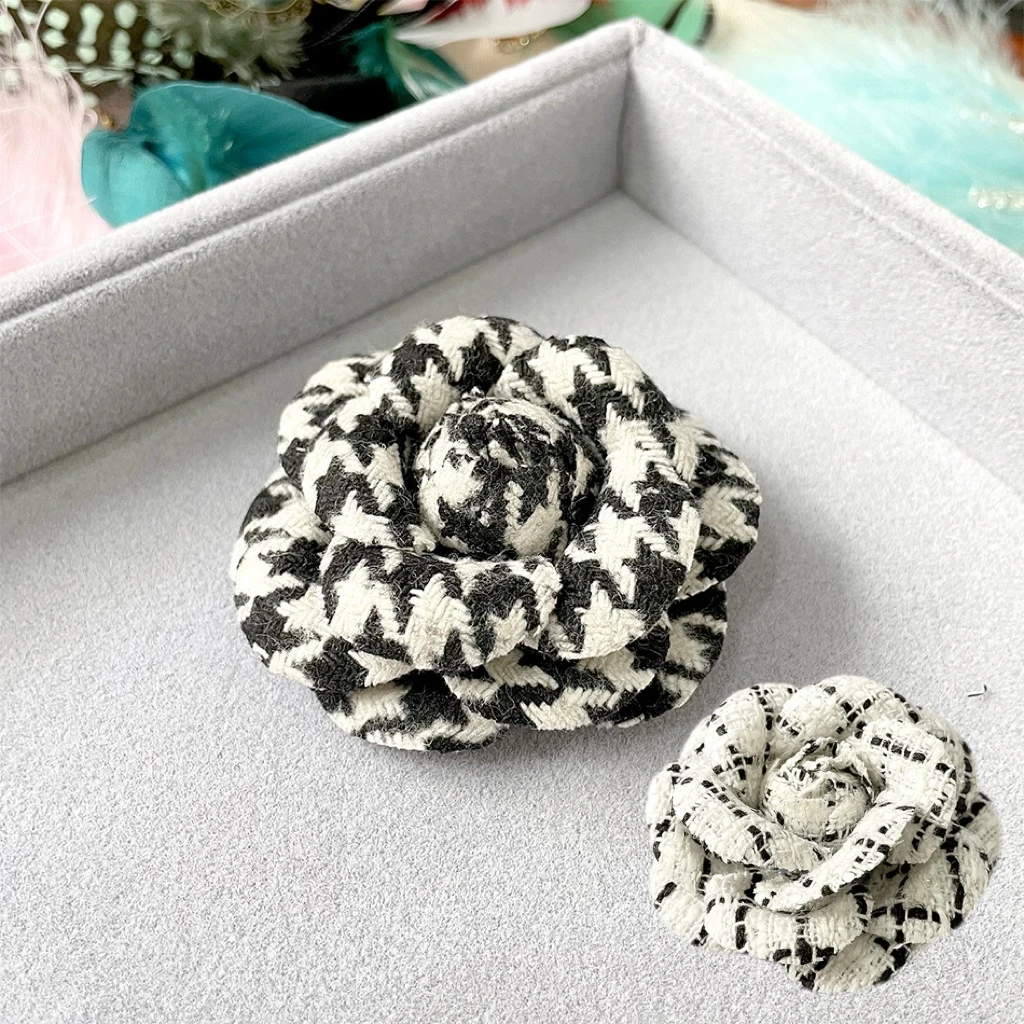 非金属布艺胸针 复古小香千鸟格山茶花胸针别针羊毛布艺胸花胸针