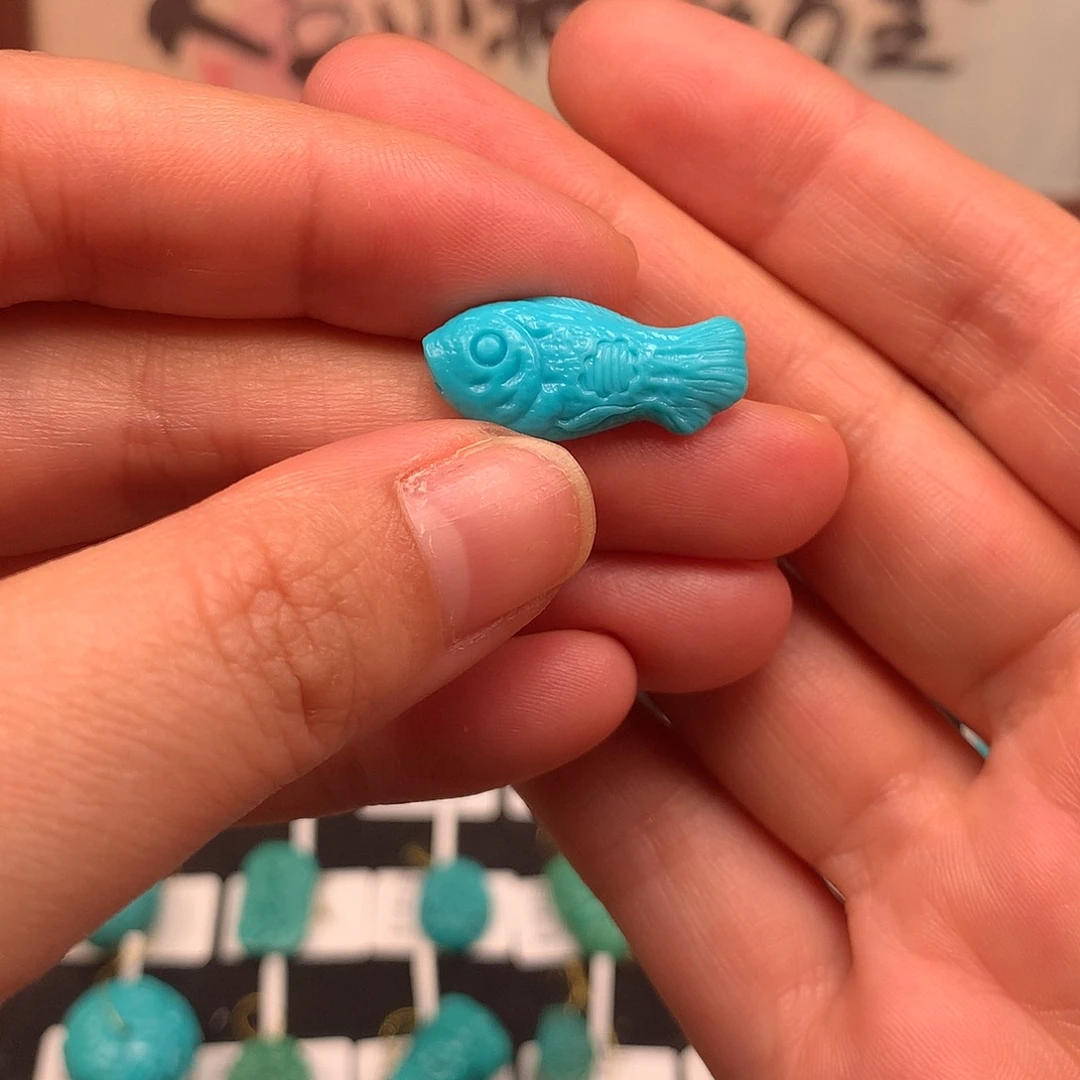 绿松石未镶嵌珠宝奇石