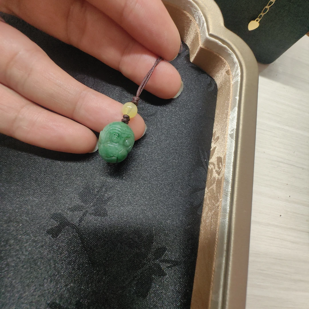 独山玉满绿猴头手机挂