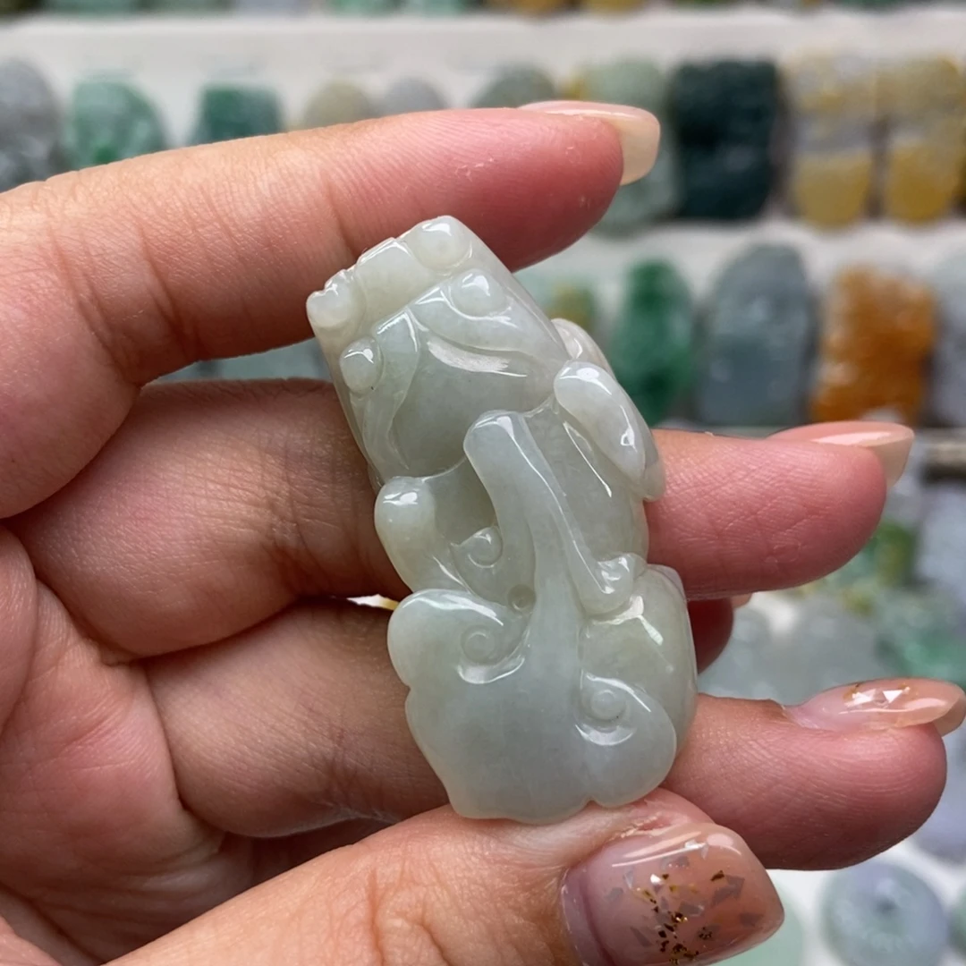 吊坠(赠链)未镶嵌翡翠