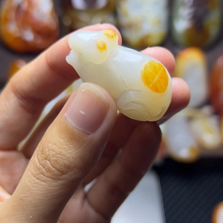 普***庆和田玉未镶嵌颈饰