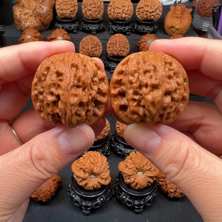 文玩核桃吊坠S*37全品野狼