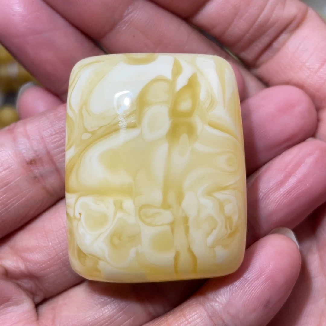 蜜蜡未镶嵌珠宝奇石22.67