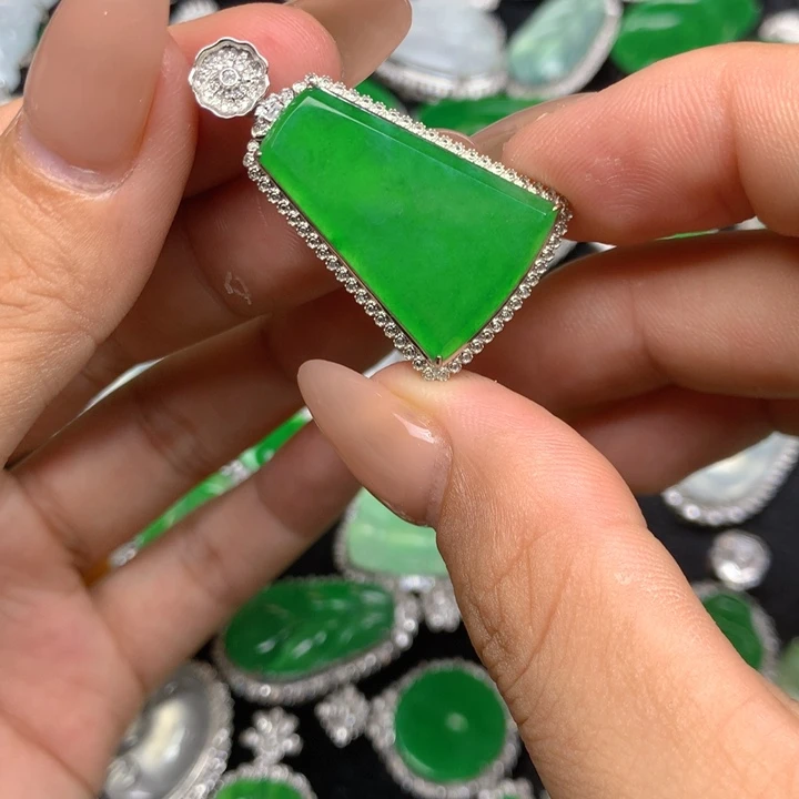 初***夏翡翠18K金镶嵌吊坠(不含链)