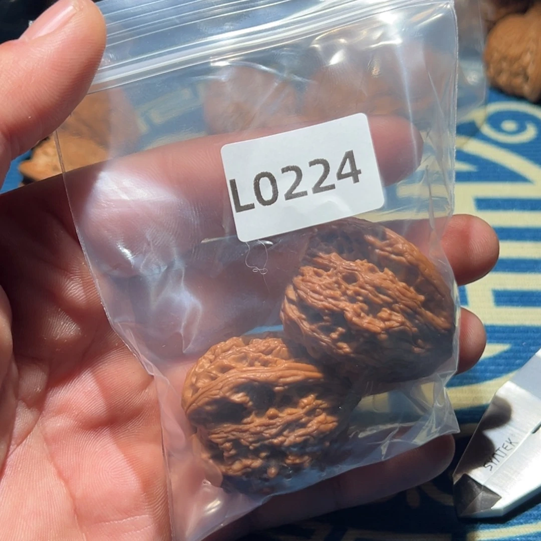 文玩核桃吊坠吃**我虎头