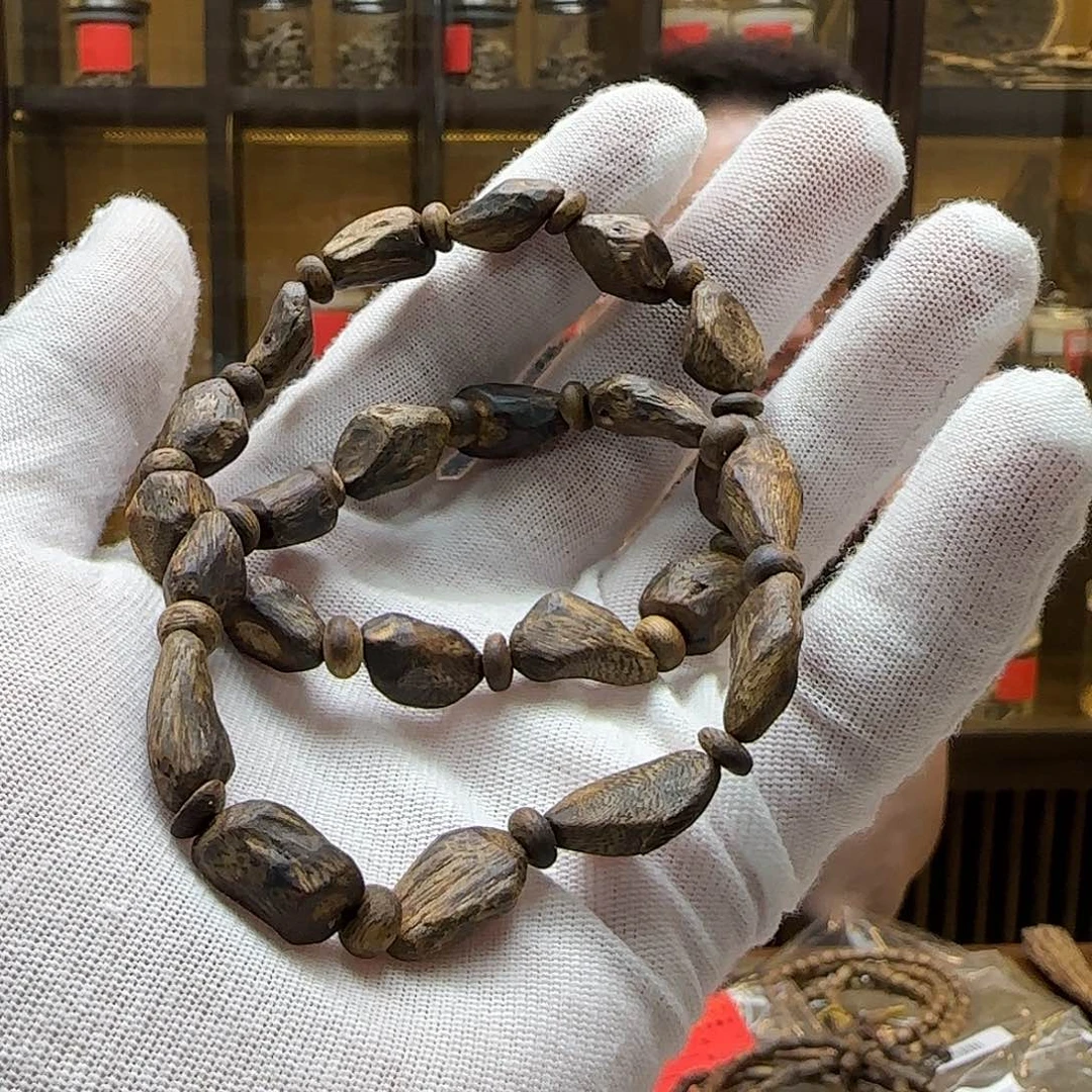 沉香手串国香棋楠天然野瘤疤随形单圈6.6g+多样性发一串