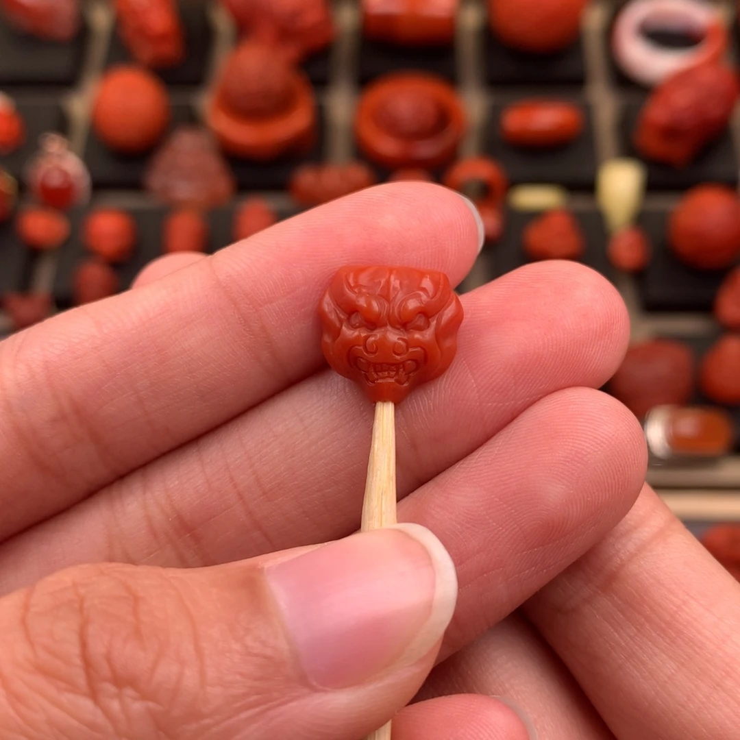 南红玛瑙未镶嵌兽面背云12+