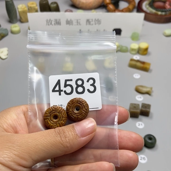 山***娃未镶嵌蛇纹石玉颈饰