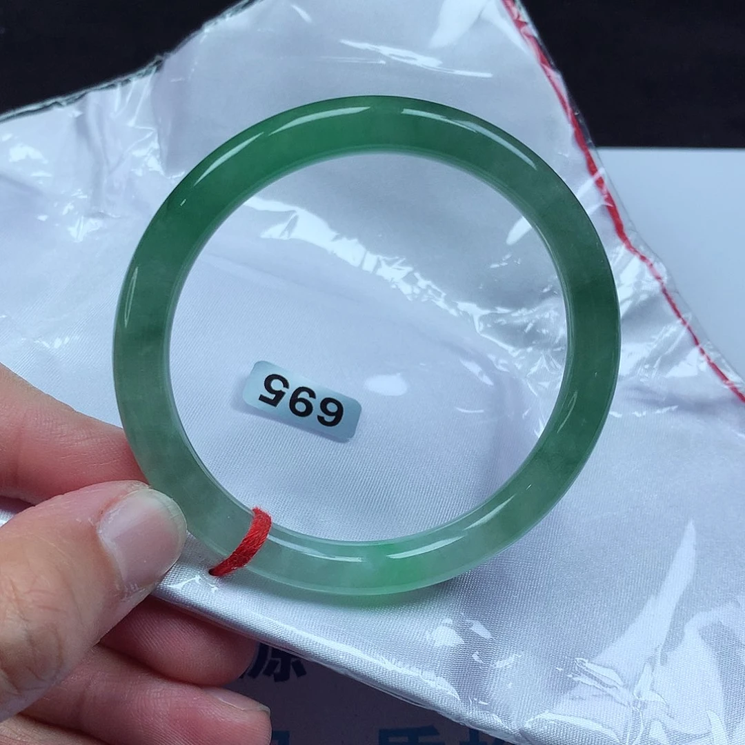 翡翠手镯未镶嵌56圆条