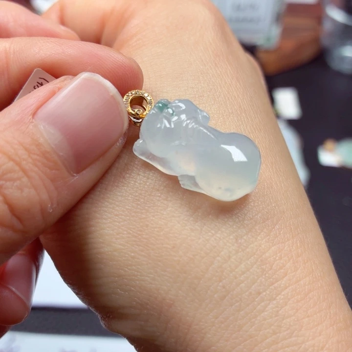 颈饰18K金镶嵌翡翠缅甸翡翠A货