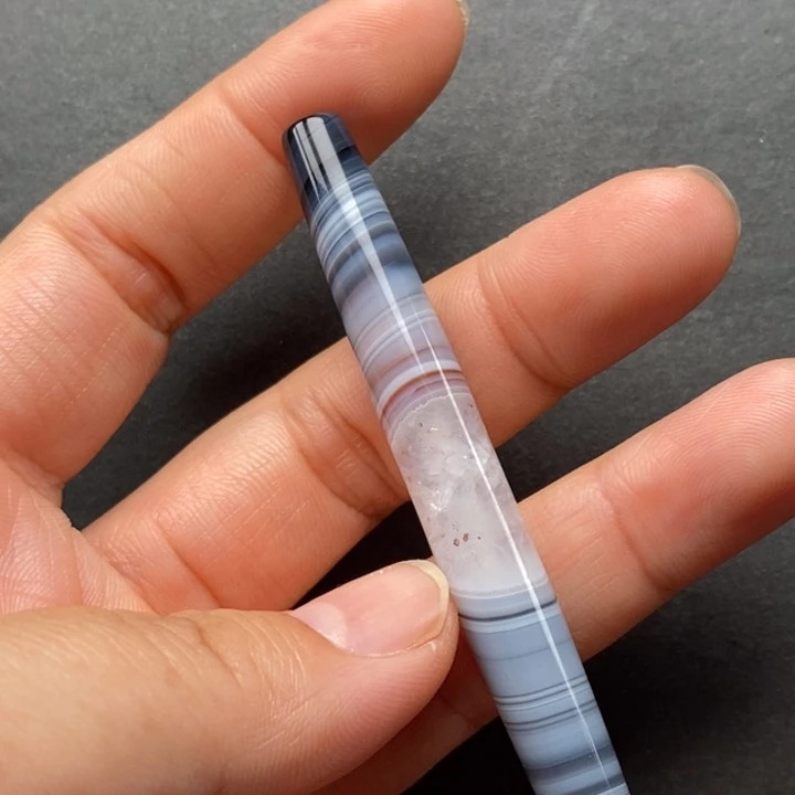 胡****玛瑙/玉髓未镶嵌颈饰