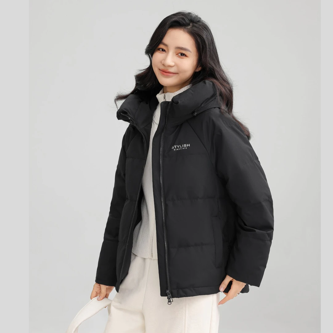 新款短款连帽百搭简约休闲羽绒服女装