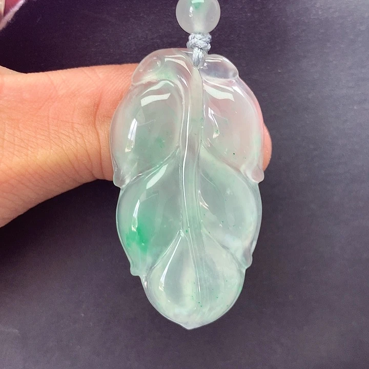 颈饰未镶嵌石英质玉