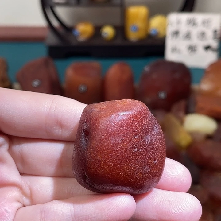 琥珀未镶嵌珠宝奇石吊坠