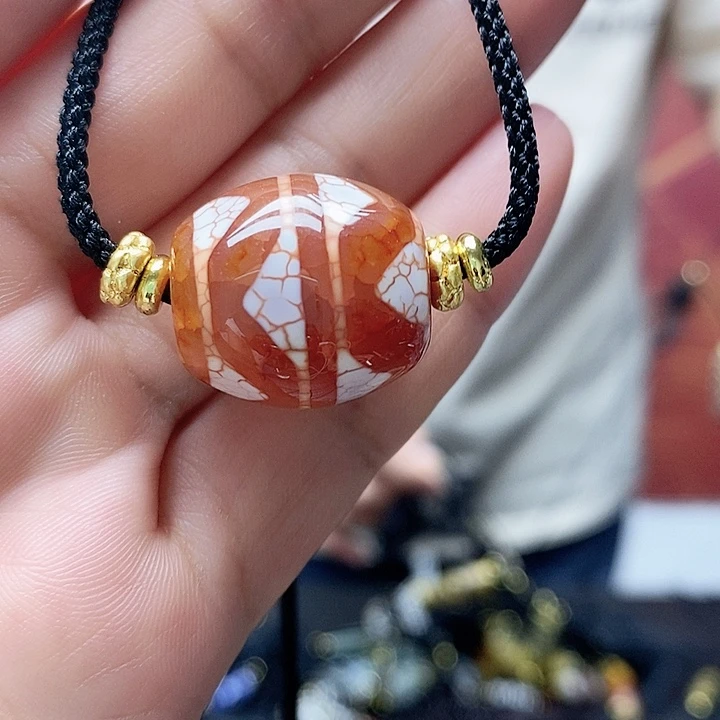 玛瑙/玉髓颈饰合金