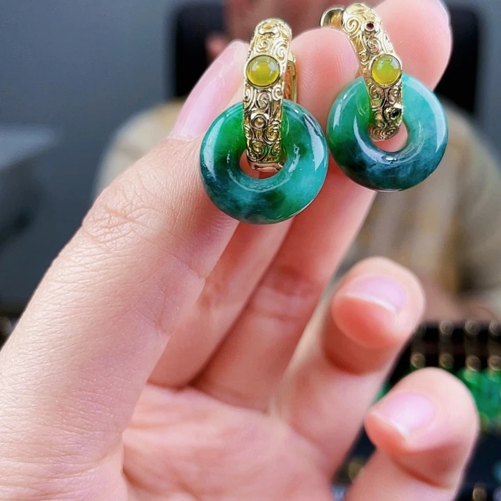 翡翠耳饰未镶嵌饰品