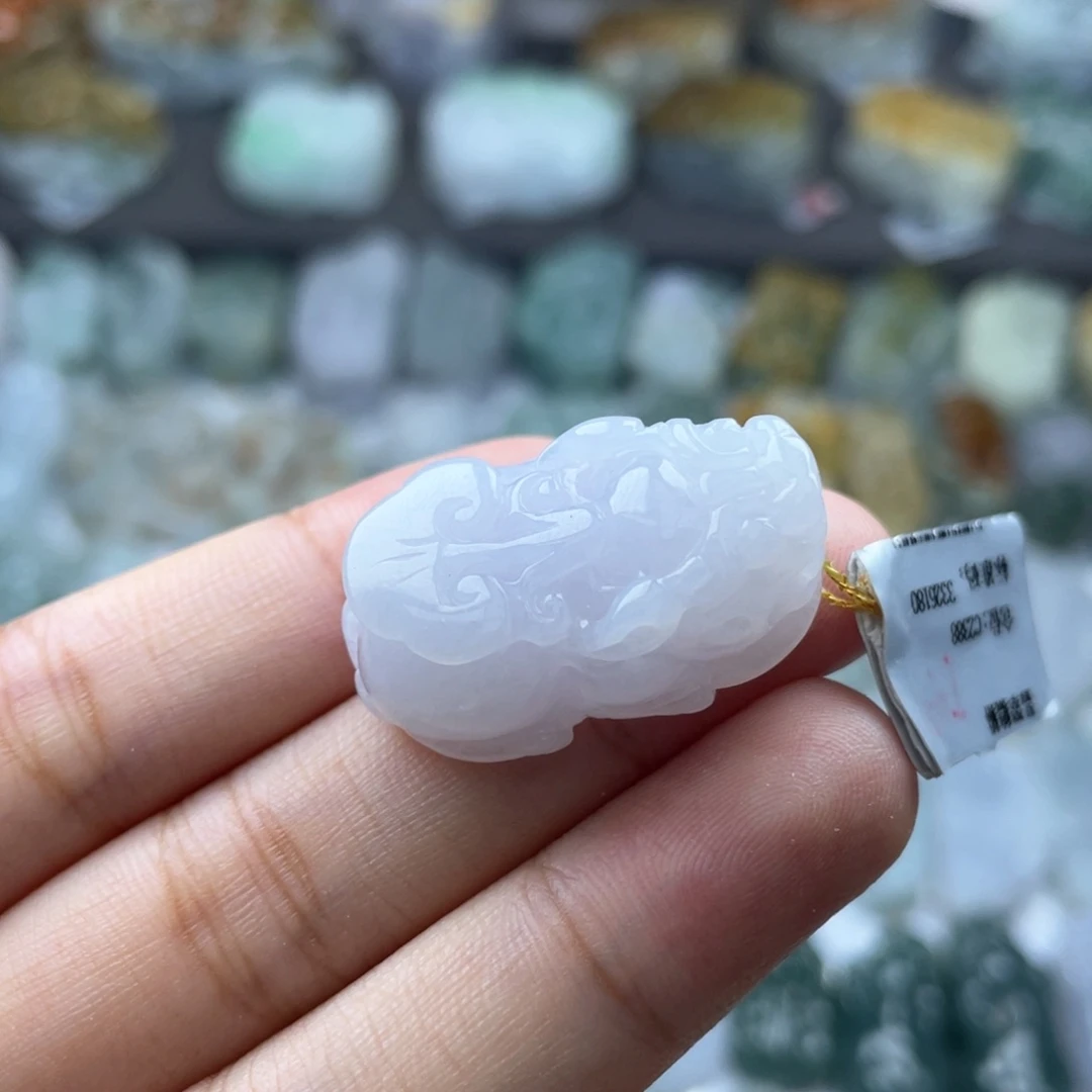 颈饰未镶嵌翡翠貔貅