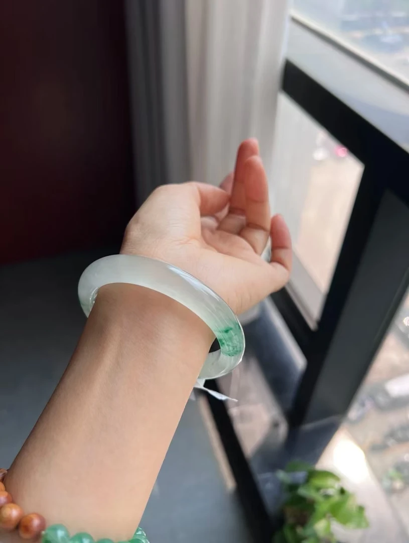 翡翠手镯测量圈口链接翡翠手镯测量圈口链接