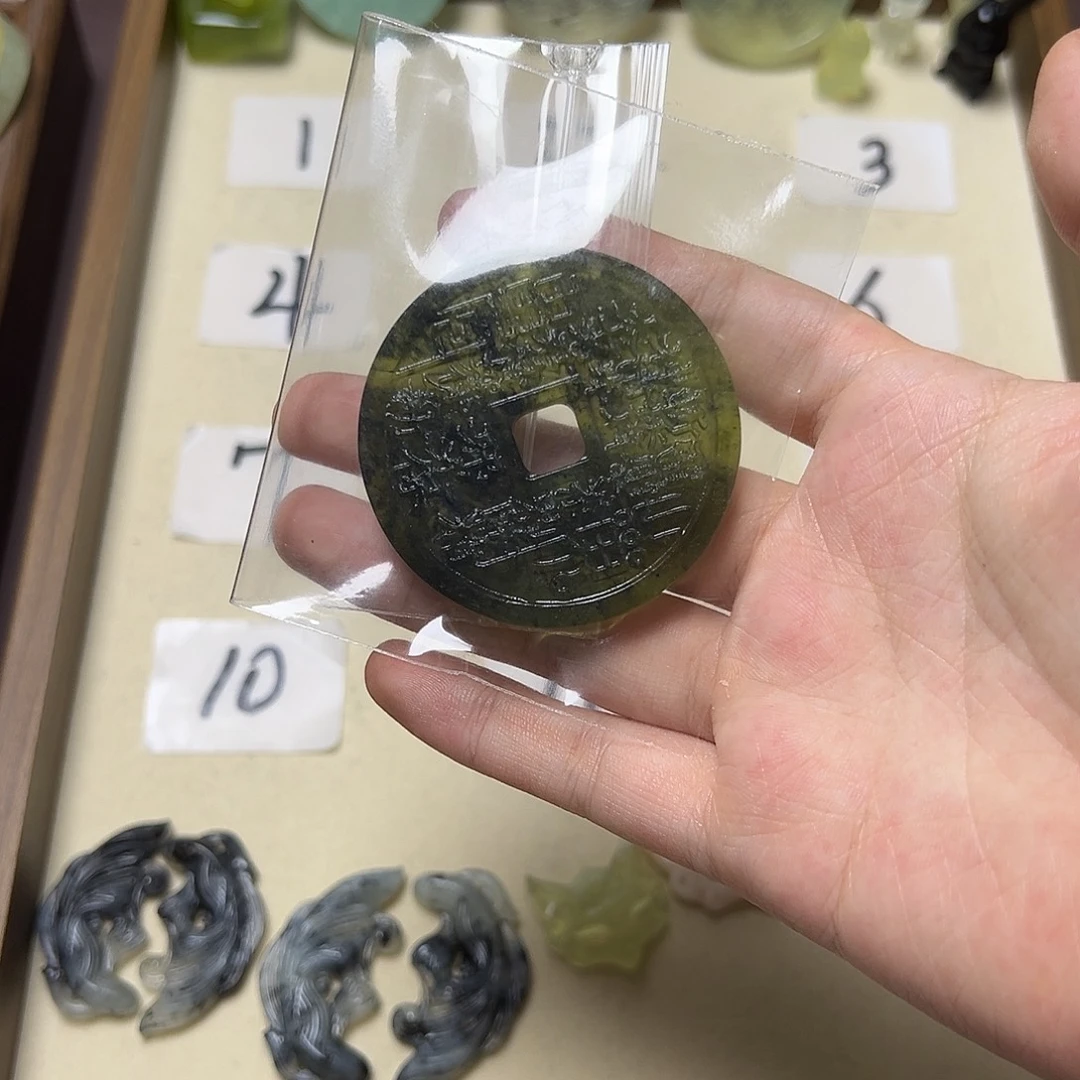 羡***风蛇纹石玉合金颈饰