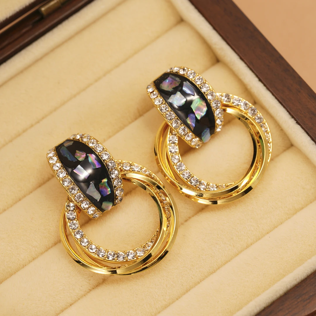 铜合金合成锆石耳饰 贝壳耳环潮新款气质高级感耳钉女圆圈耳坠