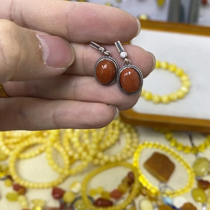 南红玛瑙银S925镶嵌耳钉