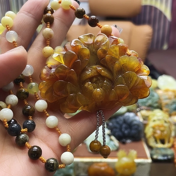 蛇纹石玉未镶嵌颈饰