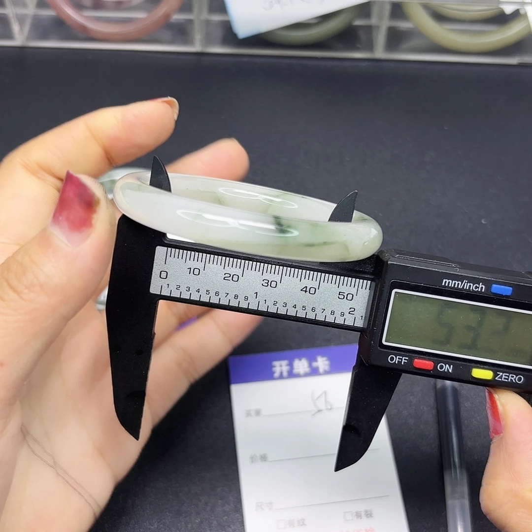 石英质玉未镶嵌手镯56/5352