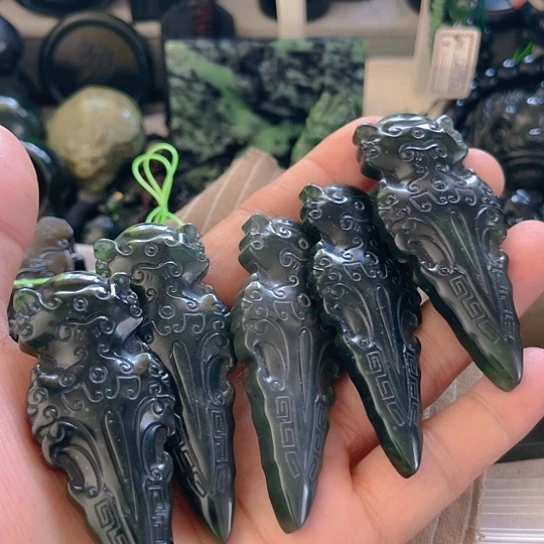 泰***馆蛇纹石玉未镶嵌泰山玉